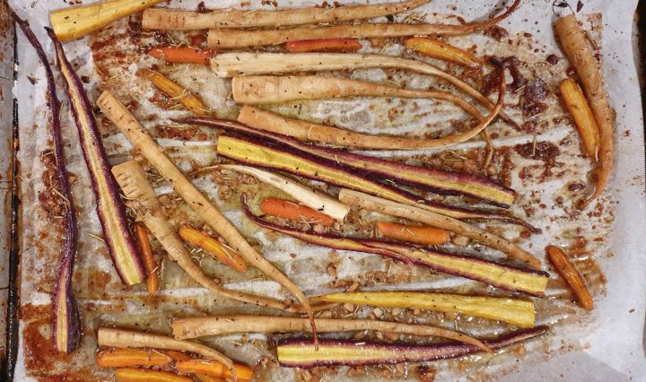 Rosemary Honey Roasted Carrots a vegetarian side perfect for the holidays.